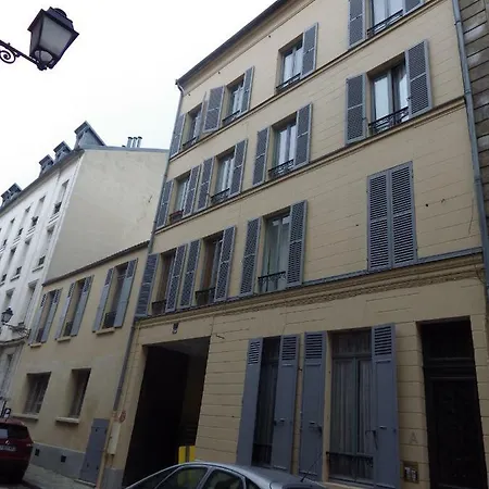 Les Tournelles Apartment