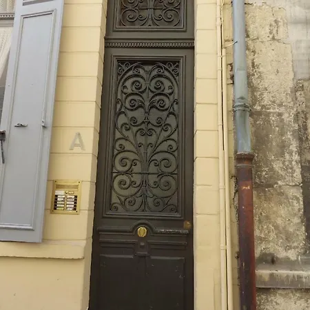 Les Tournelles Apartment